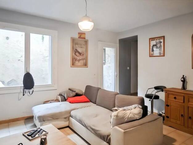 Appartement à vendre 79 000 € 3 pièces 2 chambres 55 m² RDC/2 Centre Périphérique Saint-Gilles 30800