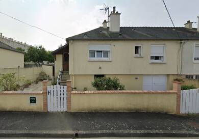 Maison à vendre 102 500 € 4 pièces 2 chambres 64 m² 284 m² de terrain Sable sur Sarthe 72300