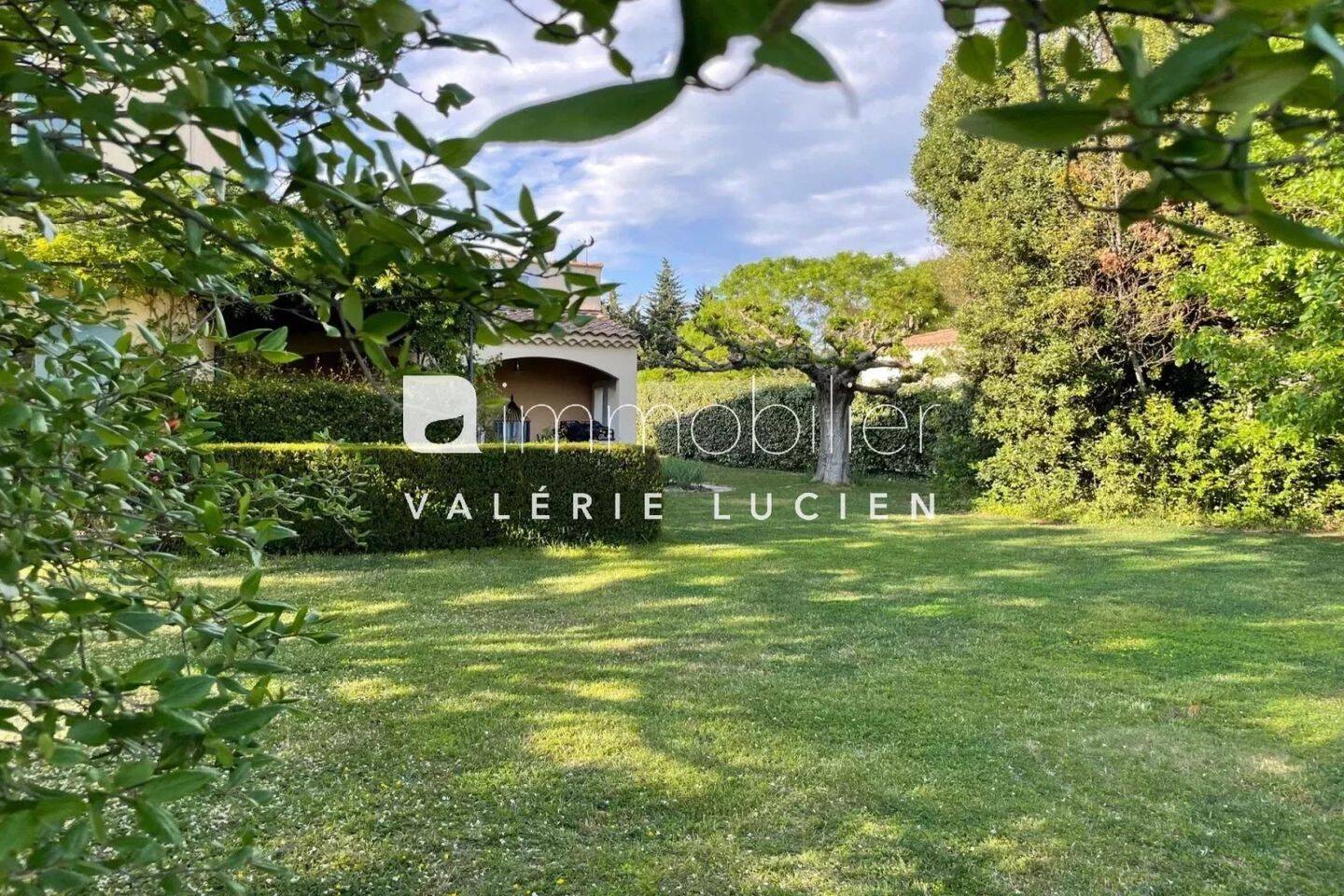 Maison à vendre, 256m², FONTVIEILLE