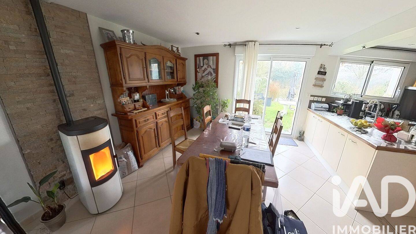 Maison à louer, 119m², VILLAINES LES ROCHERS