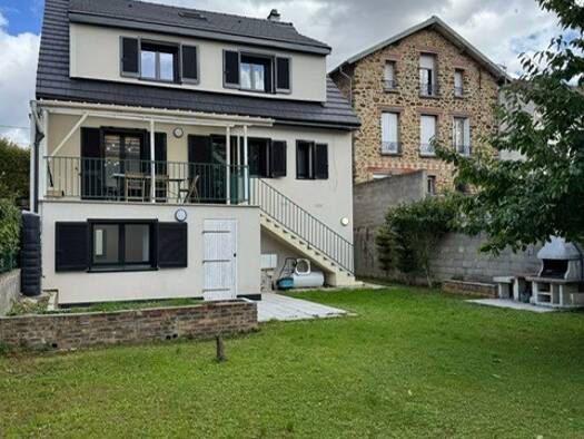 Maison à louer - Première occupation 700 € 11 pièces 9 chambres 240 m² Gondoles Nord I Choisy-le-Roi 94600