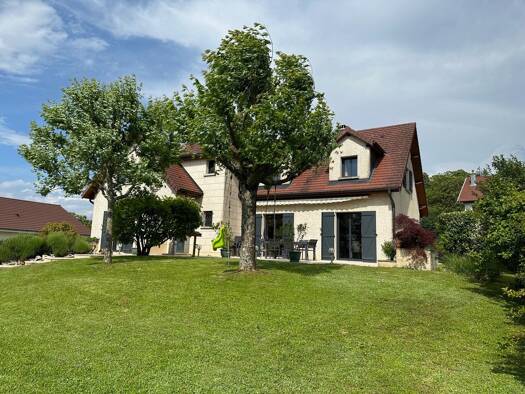 Maison à vendre 525 000 € 11 pièces 8 chambres 310 m² 1 144 m² de terrain Abbans Dessus 25440