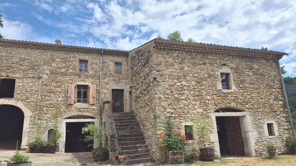 Maison à vendre 369 000 € 4 pièces 3 chambres 108 m² 3 471 m² de terrain Felines-sur-Rimandoule 26160