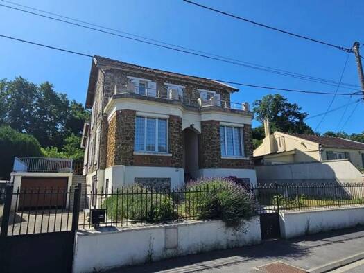Maison de ville à vendre 189 500 € 6 pièces 3 chambres 130 m² 2 794 m² de terrain Fère-en-Tardenois 02130