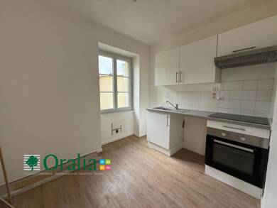 Appartement à louer 580 € 3 pièces 2 chambres 63 m² Dernier étage, Étage 2/2 Sain Bel 69210