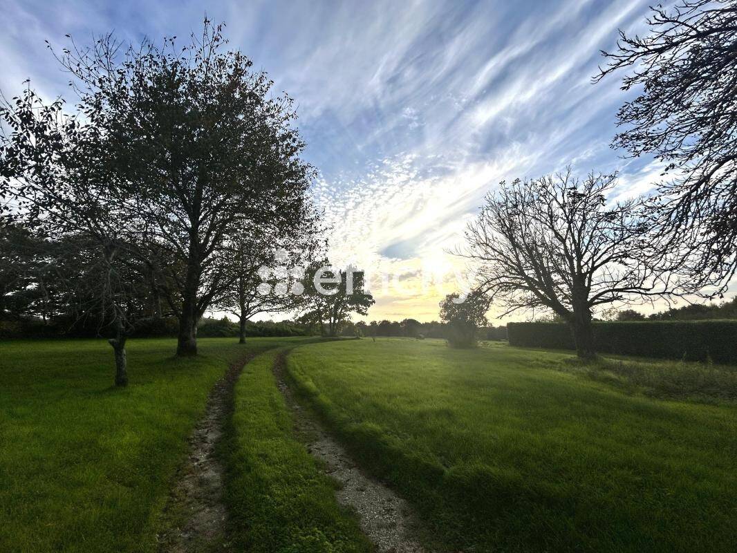 Maison à vendre, 182m², NANTEUIL EN VALLEE