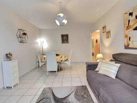 Appartement à vendre 245 000 € 2 pièces 1 chambre 50 m² Étage 2/5 Bord du Lac Évian-les-Bains 74500