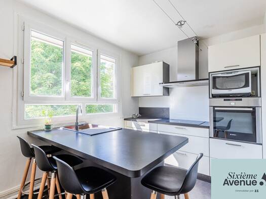 Appartement à vendre 210 000 € 6 pièces 4 chambres 101 m² Étage 2/3 Rue de Gravigny Chilly Mazarin 91380