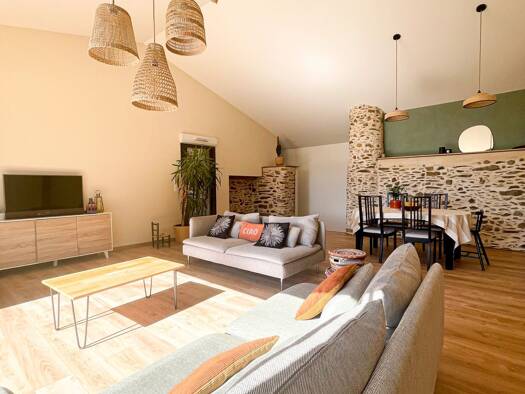 Maison à vendre 395 000 € 7 pièces 4 chambres 206 m² 1 966 m² de terrain La Remaudière 44430