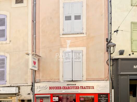 Local commercial à louer 1 600 € 158 m² de surface de vente Gréoux-les-Bains 04800