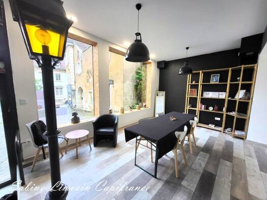 Local commercial à vendre 88 000 € 95 m² de surface de vente Centre Ville Delle 90100