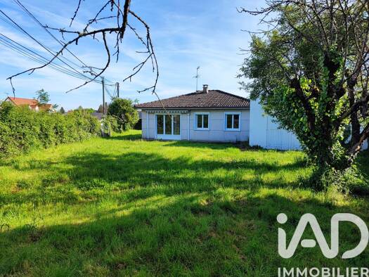 Maison de plain-pied à vendre 104 000 € 3 pièces 2 chambres 74 m² 1 068 m² de terrain Gien le Vieux Gien 45500