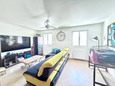 Appartement à vendre 180 000 € 3 pièces 2 chambres 57 m² Étage 1/2 Est Gignac la Nerthe 13180
