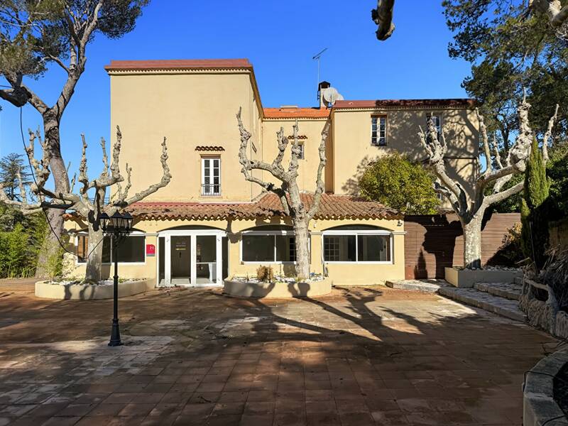 Maison à vendre, 805m², CABRIES