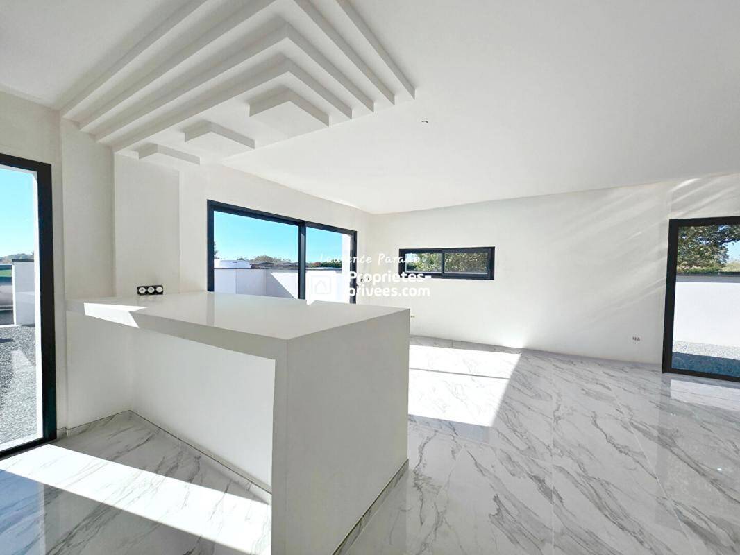 Maison à vendre, 145m², SAINT MEDARD DE GUIZIERES