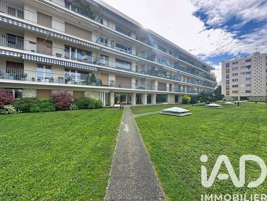 Appartement à vendre 180 000 € 4 pièces 3 chambres 74 m² 4 étages Centre Melun 77000