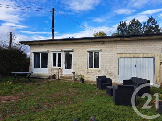 Maison de plain-pied à vendre 76 500 € 2 pièces 1 chambre 53 m² 301 m² de terrain Livarot Pays d Auge 14140