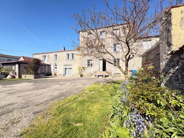 Maison à vendre 128 000 € 5 pièces 4 chambres 237 m² 927 m² de terrain La Devise 17380