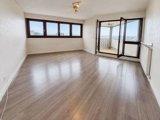 Appartement à vendre 235 000 € 4 pièces 3 chambres 80,34 m² Étage 15/16 Hôtel de Ville Créteil 94000