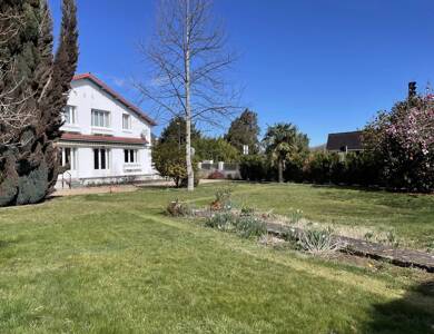 Maison à vendre 232 100 € 6 pièces 4 chambres 157,4 m² 1 243 m² de terrain Oloron-Sainte-Marie 64400