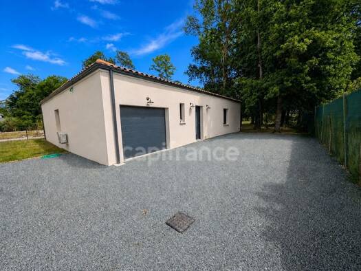 Maison de plain-pied à vendre - Première occupation 346 940 € 4 pièces 3 chambres 110 m² 587 m² de terrain La Tremblade 17390