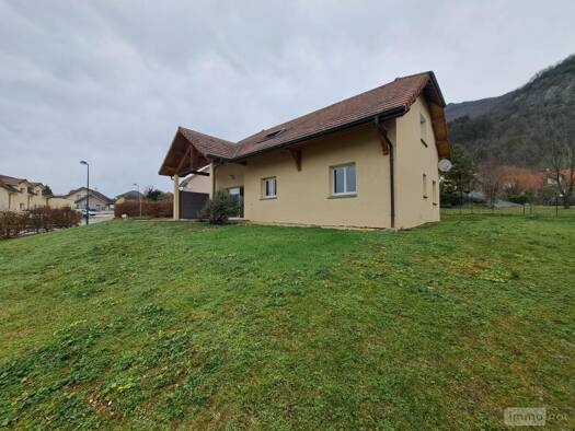 Maison à louer 1 115 € 6 pièces 4 chambres 129,9 m² 819 m² de terrain Culoz-Béon 01350