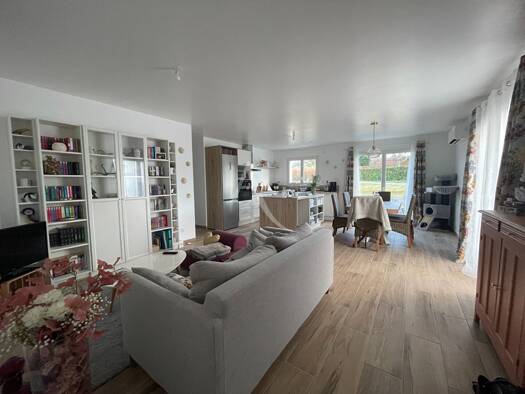 Maison de plain-pied à vendre - Première occupation 213 600 € 4 pièces 3 chambres 87 m² 532 m² de terrain Sérigné 85200