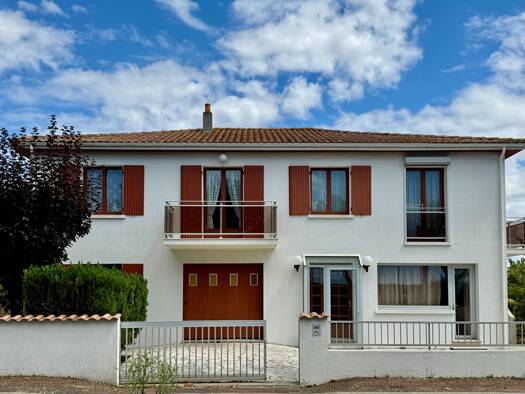 Maison à vendre 498 750 € 7 pièces 4 chambres 197 m² 732 m² de terrain Vaux-sur-Mer 17640