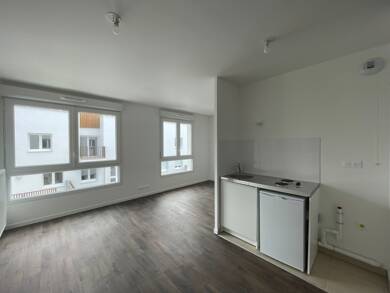 Appartement à louer 535 € 1 pièce 28 m² Étage 3/4 Acheres 78260