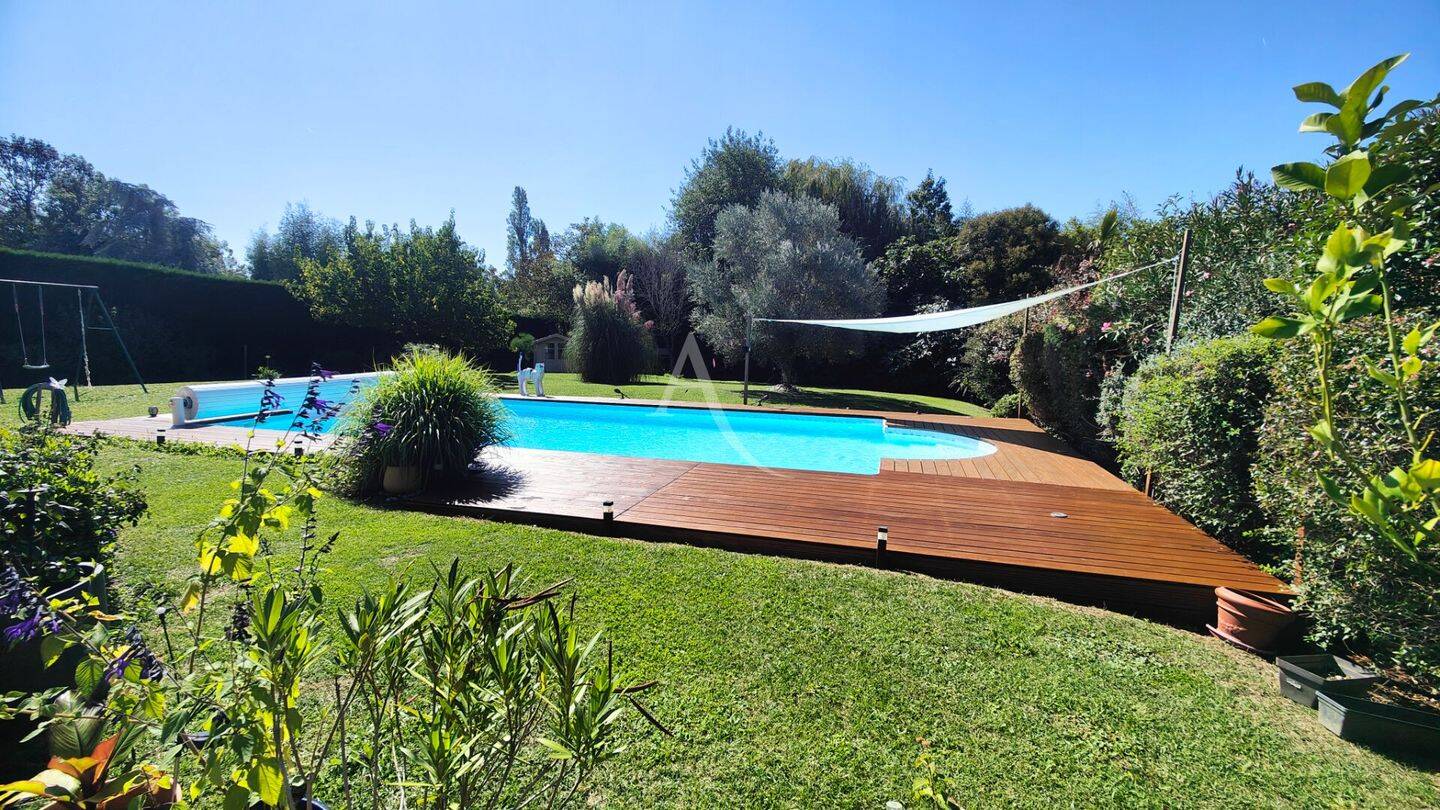 Maison à vendre, 196m², LAPEYROUSE FOSSAT