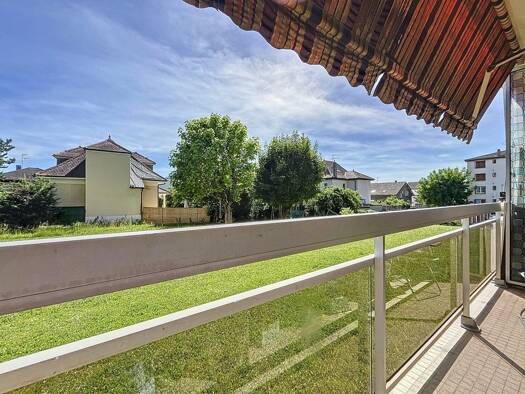 Appartement à vendre 180 000 € 2 pièces 1 chambre 44 m² Étage 1/4 Sud Ville-la-Grand 74100