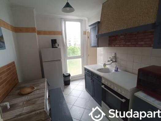 Appartement à louer 325 € 1 pièce 3 chambres 11 m² 4ème étage Chartreux Troyes 10000