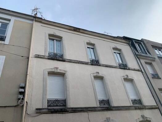 Appartement à vendre 91 800 € 2 pièces 1 chambre 27 m² Étage 3/3 Gare-Leclerc Le Mans 72000