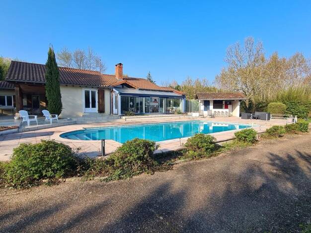 Maison à vendre 325 500 € 5 pièces 3 chambres 131,8 m² 1 967 m² de terrain Saint-Jean-sur-Veyle 01290