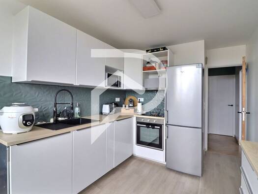 Appartement à vendre 229 000 € 5 pièces 3 chambres 95 m² Étage 1/4 La Raviniere Osny 95520