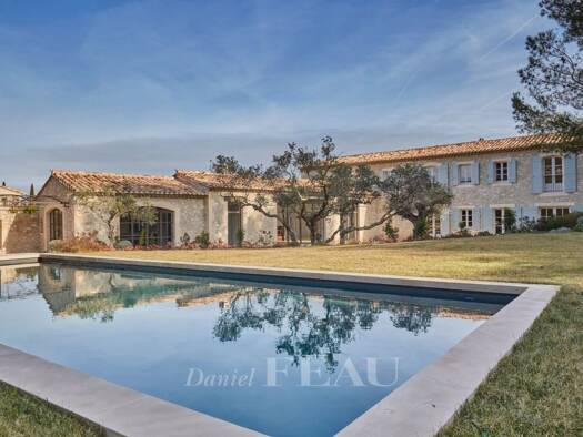 Maison de plain-pied à vendre - Première occupation 4 990 000 € 7 pièces 5 chambres 340 m² 2 117 m² de terrain Eygalières 13810