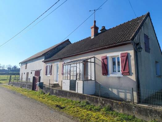 Maison à vendre 129 500 € 4 pièces 2 chambres 72 m² 3 500 m² de terrain Savigny-Poil-Fol 58170