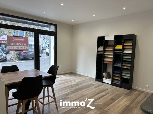 Local commercial à louer 750 € 53 m² de surface de vente Centre Ville Est Voiron 38500