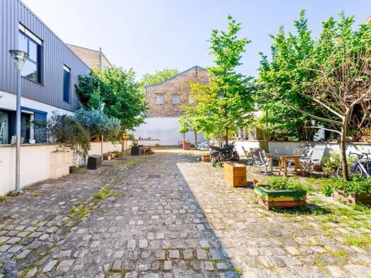 Maison de ville à vendre 360 000 € 4 pièces 3 chambres 80 m² 80 m² de terrain République-Gare-Porte de Paris Saint-Denis 93200