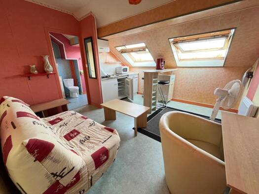 Appartement à vendre 41 800 € 1 pièce 18 m² Étage 4/4 Ouest Carhaix-Plouguer 29270