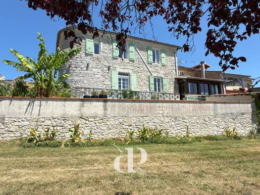 Maison à vendre 399 000 € 8 pièces 4 chambres 238 m² 662 m² de terrain Saint-Clar 32380