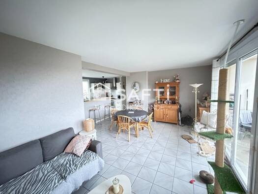 Appartement à vendre 59 990 € 4 pièces 1 chambre 80 m² Étage 4/4 Saint Martin-Cité des Aviateurs Saint-Quentin 02100