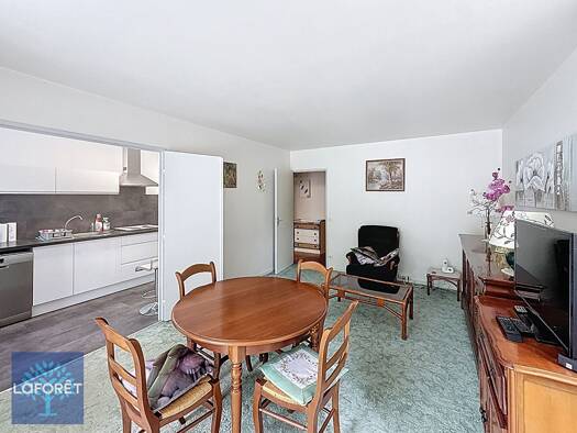 Appartement à vendre 189 000 € 3 pièces 2 chambres 74 m² Étage 1/5 Friches Maurepas 78310