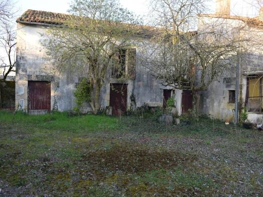Maison à vendre 69 500 € 4 pièces 1 chambre 117 m² 1 000 m² de terrain Villefagnan 16240