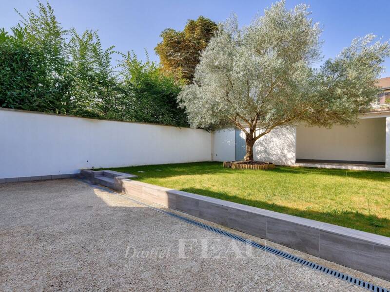 Maison à louer, 322m², NANTERRE