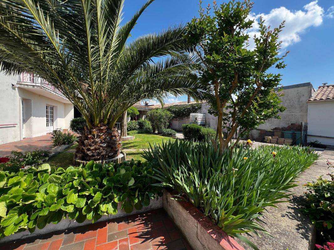 Maison à vendre, 186m², MORTAGNE SUR GIRONDE