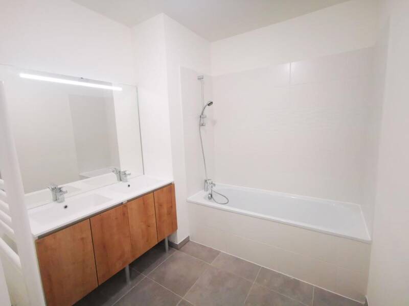 Maison à louer, 62m², VILLENEUVE LES AVIGNON