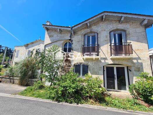 Maison à vendre 298 000 € 8 pièces 5 chambres 291 m² 420 m² de terrain Sud Carbon-Blanc 33560