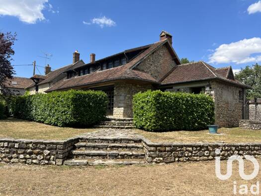 Maison à vendre 398 800 € 8 pièces 6 chambres 265 m² 3 205 m² de terrain Les Bordes 89500