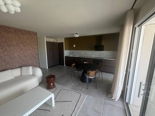 Appartement à vendre - Première occupation 279 000 € 3 pièces 2 chambres 69,18 m² 3ème étage Pusignan 69330